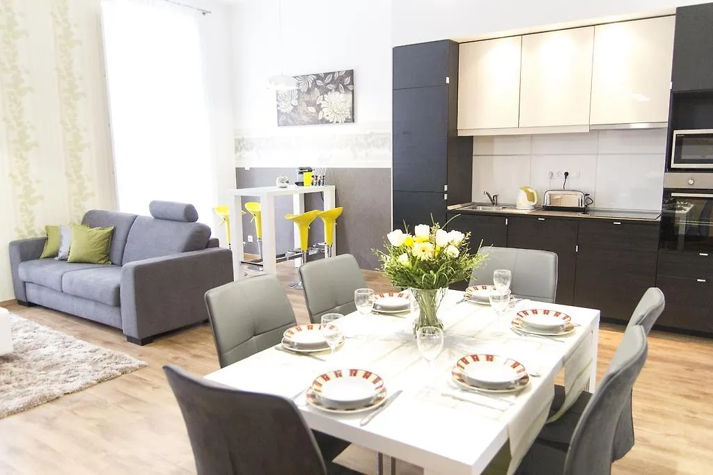 Luxury 2Br Apt By The Synagogue بودابست شقة