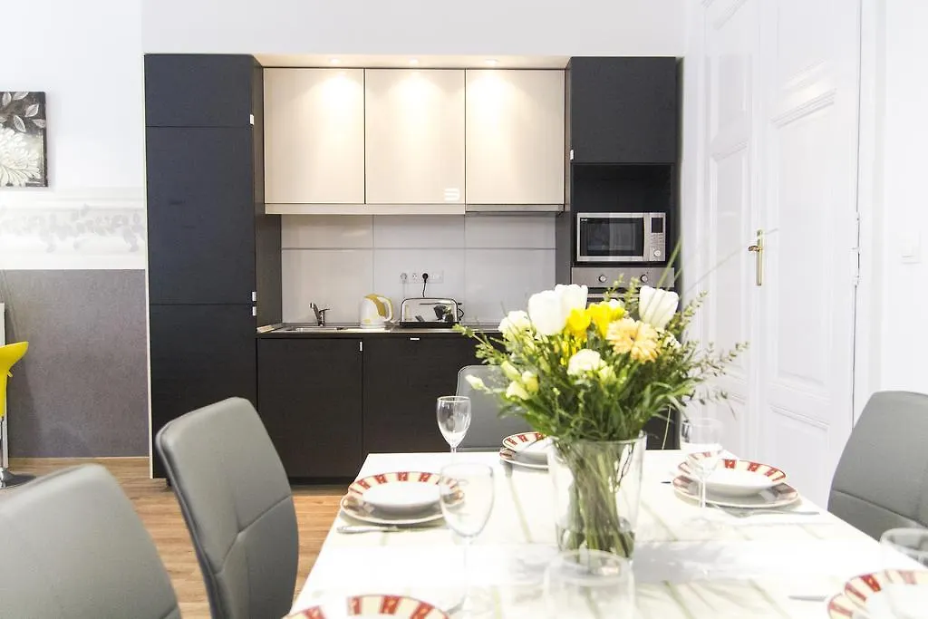 Luxury 2Br Apt By The Synagogue بودابست