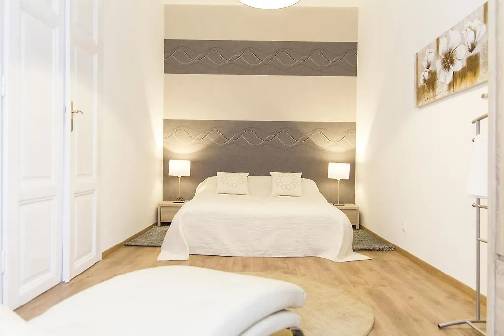 Luxury 2Br Apt By The Synagogue بودابست شقة