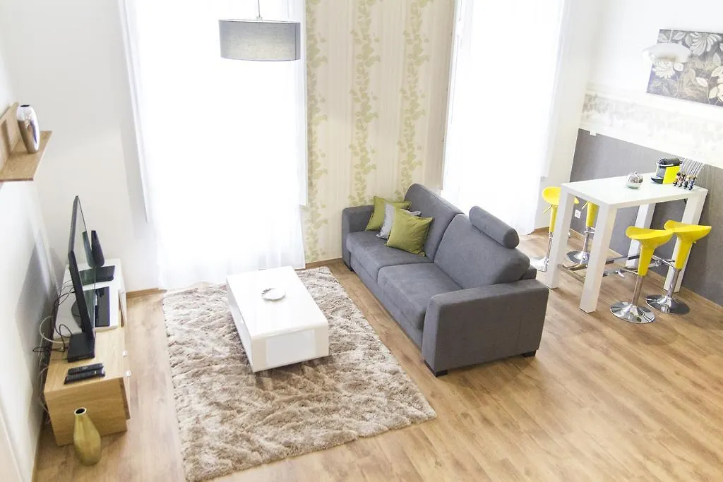 Apartment Luxury 2Br Apt By The Synagogue Budapest Hungary