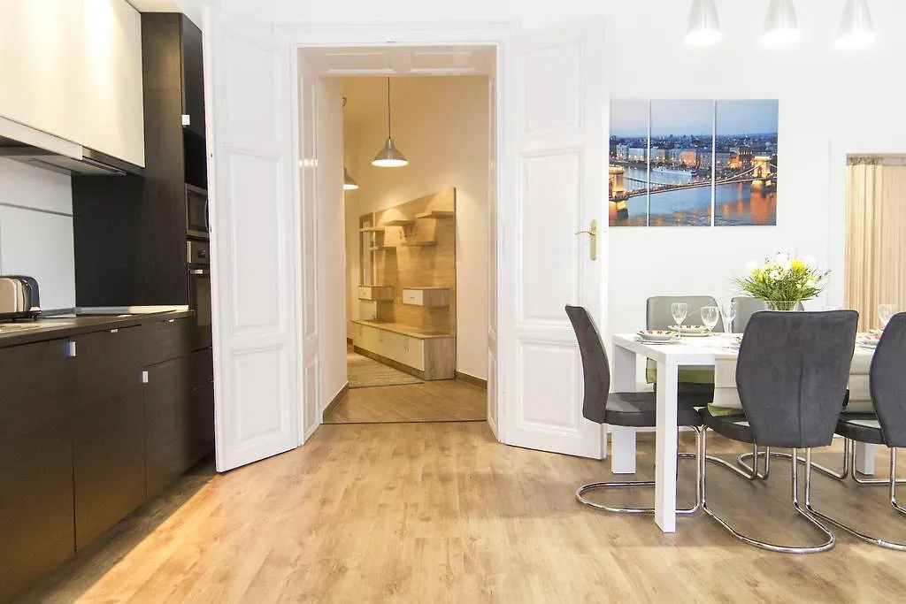 Apartment Luxury 2Br Apt By The Synagogue Budapest Hungary